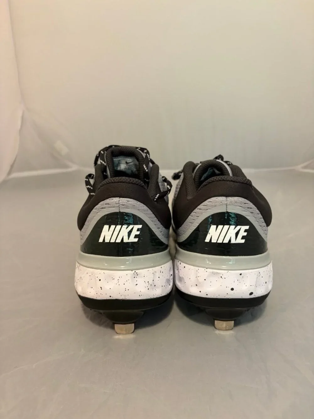 Nike Alpha Huarache Elite 4 low Wolf Grey men’s cleats DJ6521 004
